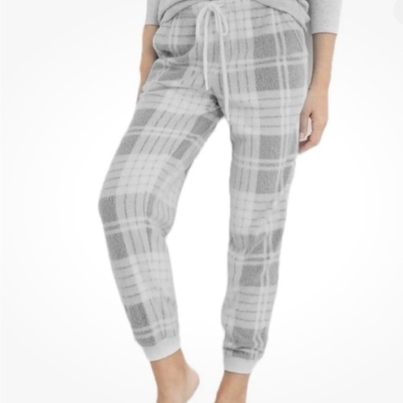 Aerie Gray and White Plaid Fleece PJ’s - Small Short - Picture 1 of 16